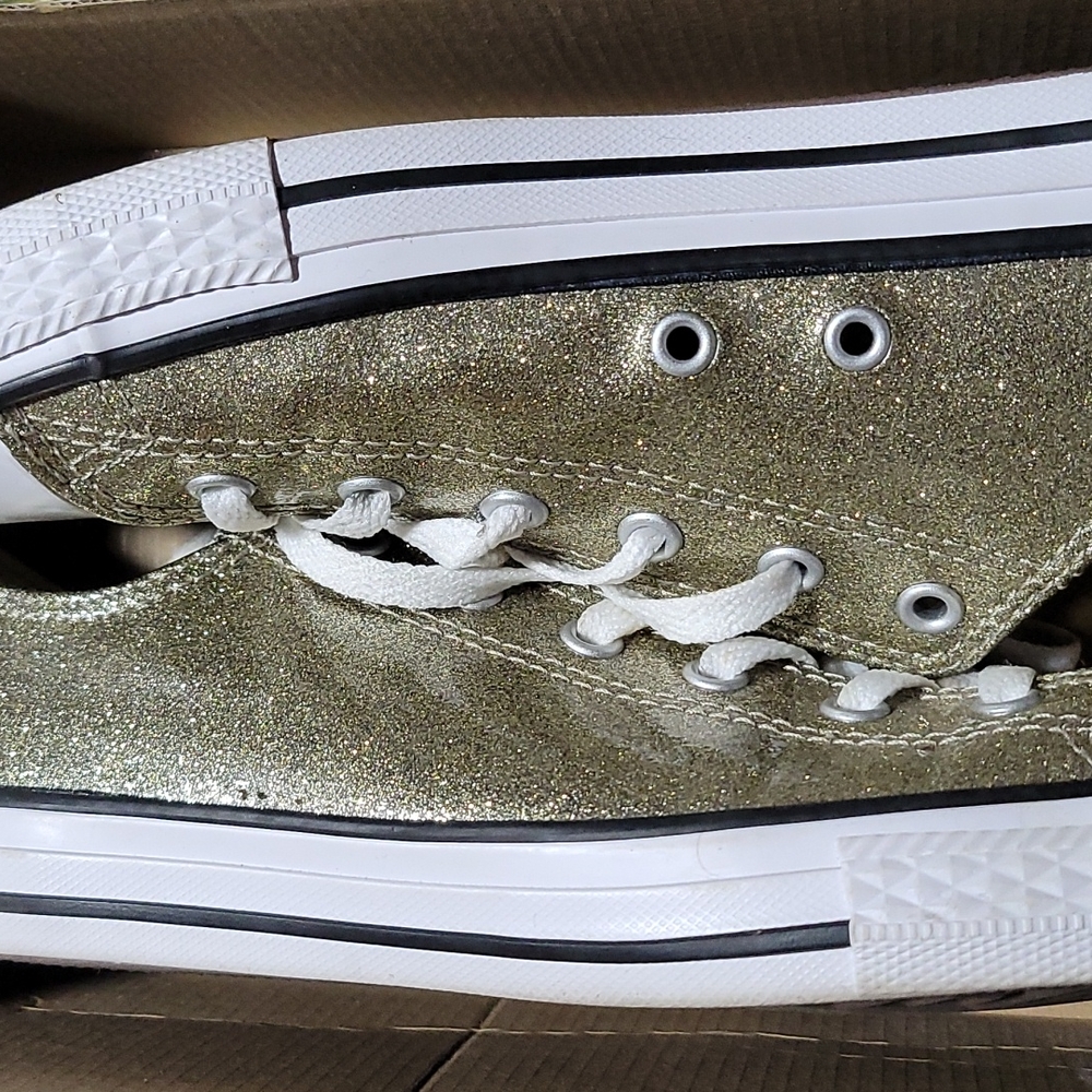 Converse Junior size 6